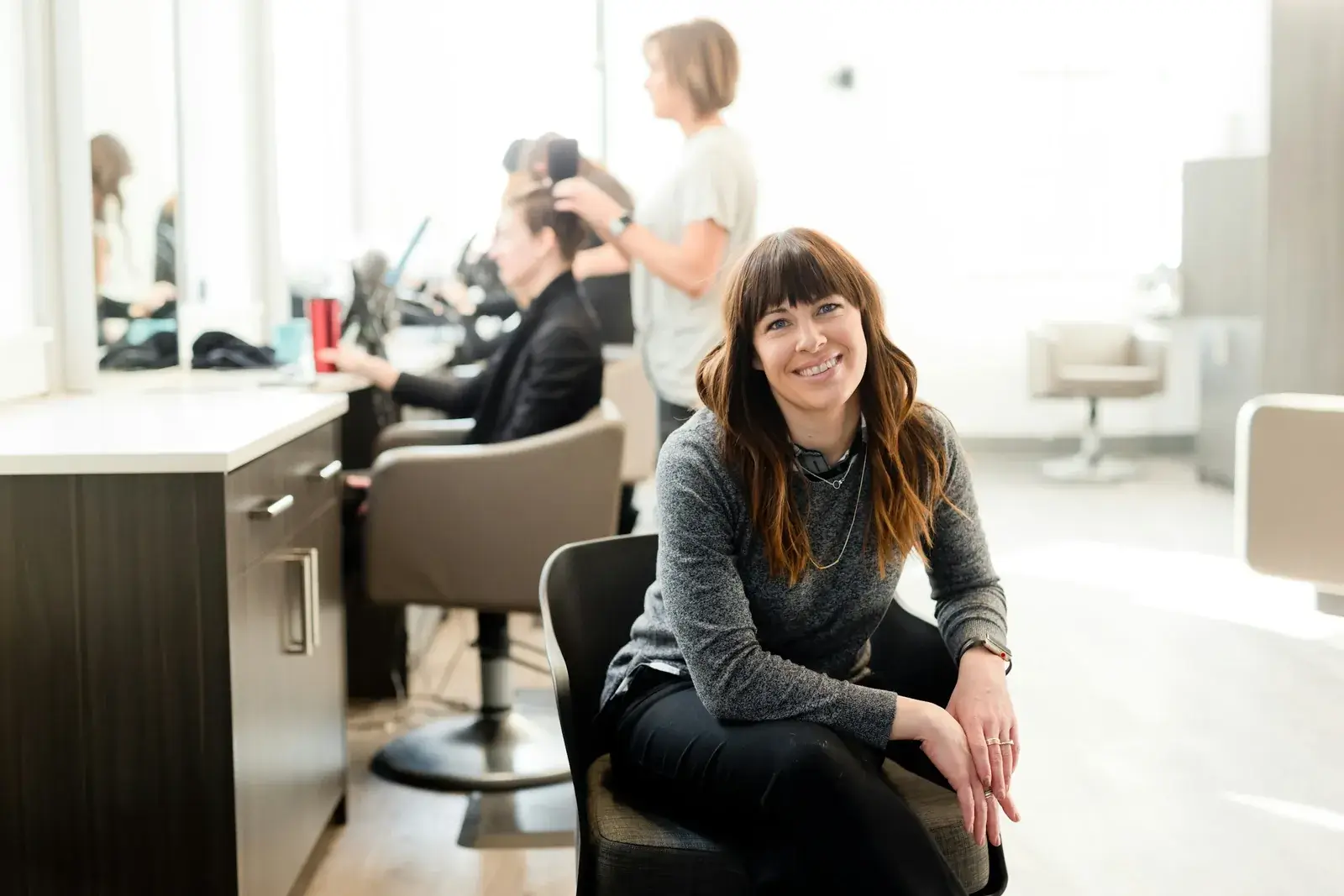Friseur-Website erstellen: Website-Baukasten oder Buchungssystem?